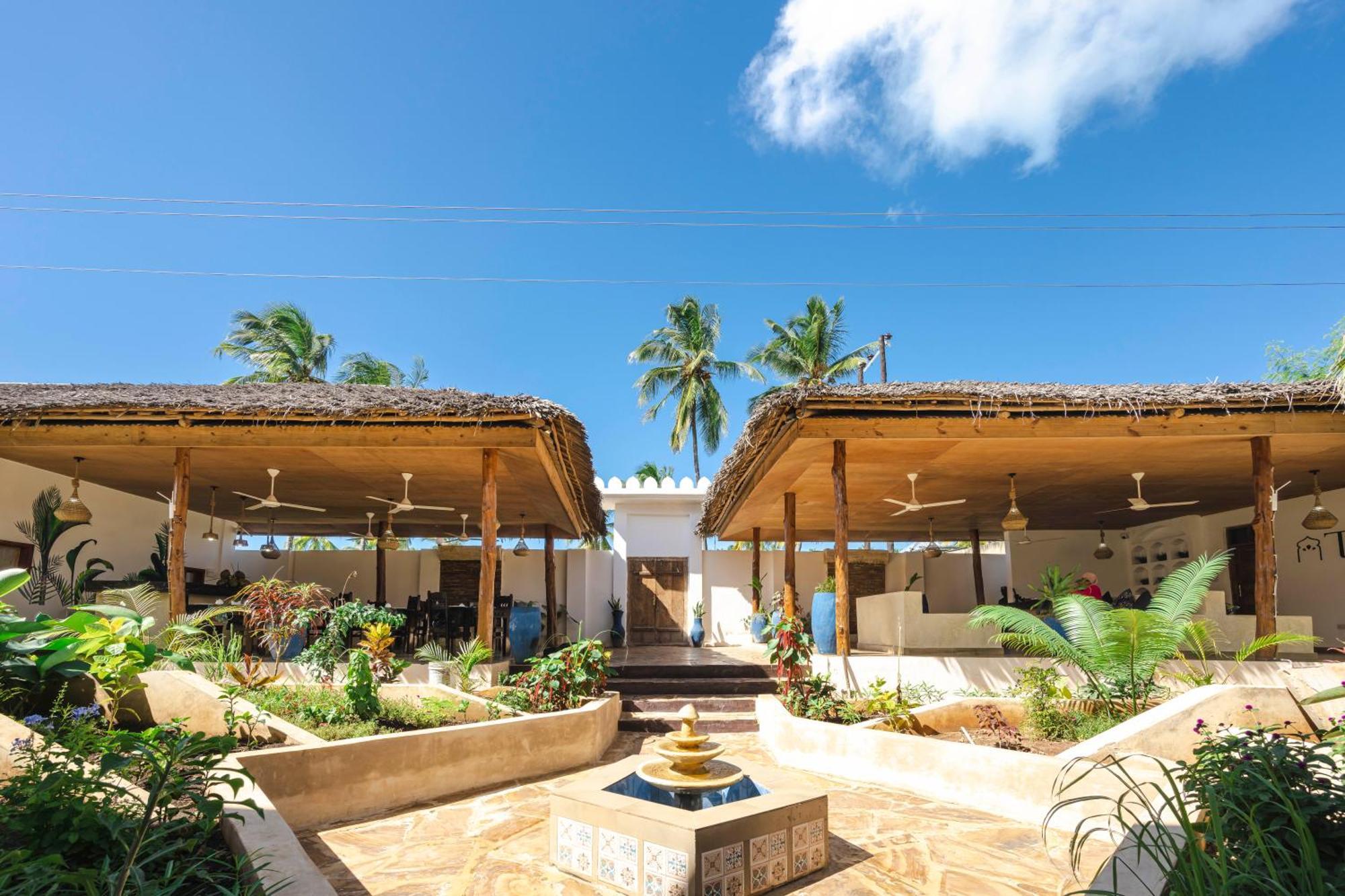 Tasneem Islamic Luxury Suites Jambiani  Exterior photo