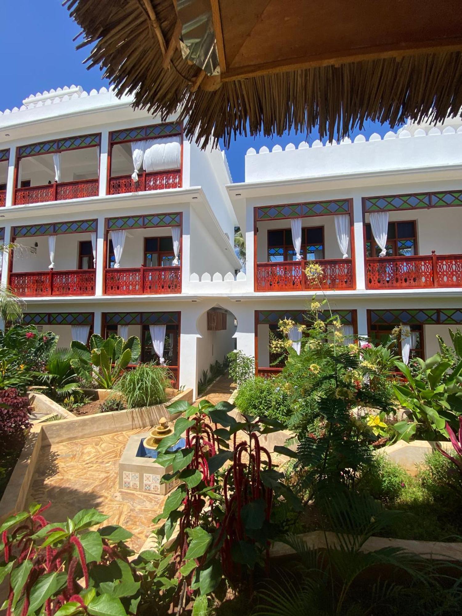 Tasneem Islamic Luxury Suites Jambiani  Exterior photo